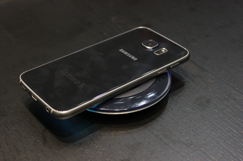 Illustration for article titled Así funciona uno de los aciertos del Galaxy S6: la carga inalámbrica
